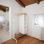 Etnea 270 ゲストハウス 4*